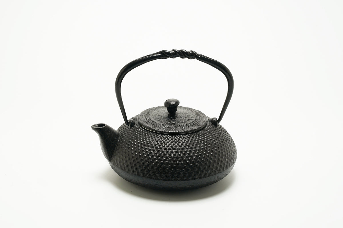 及富 南部鉄器 鉄瓶 小あられ 0.5L – Cha-EN 〜life tea house〜